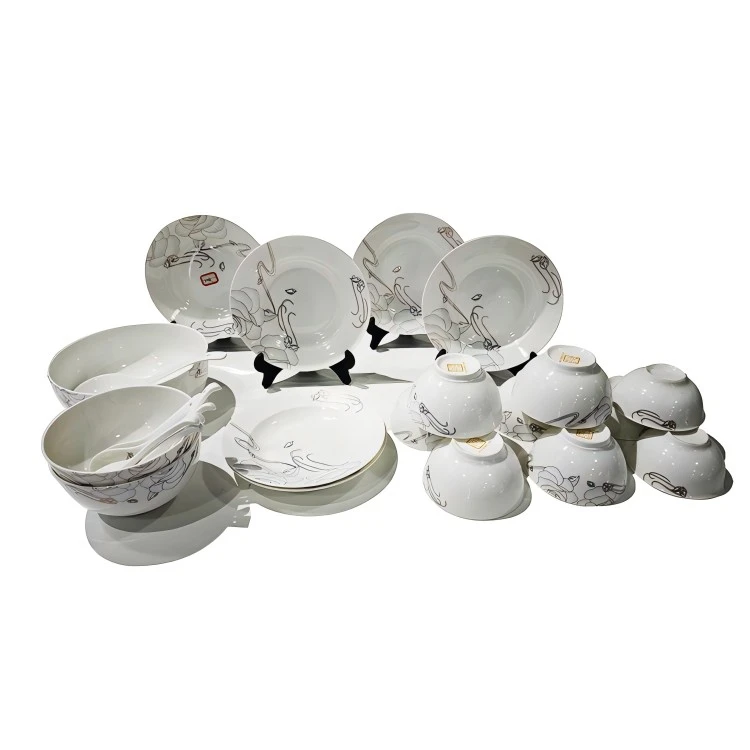 Vaisselle en porcelaine tendre en aluminium doré